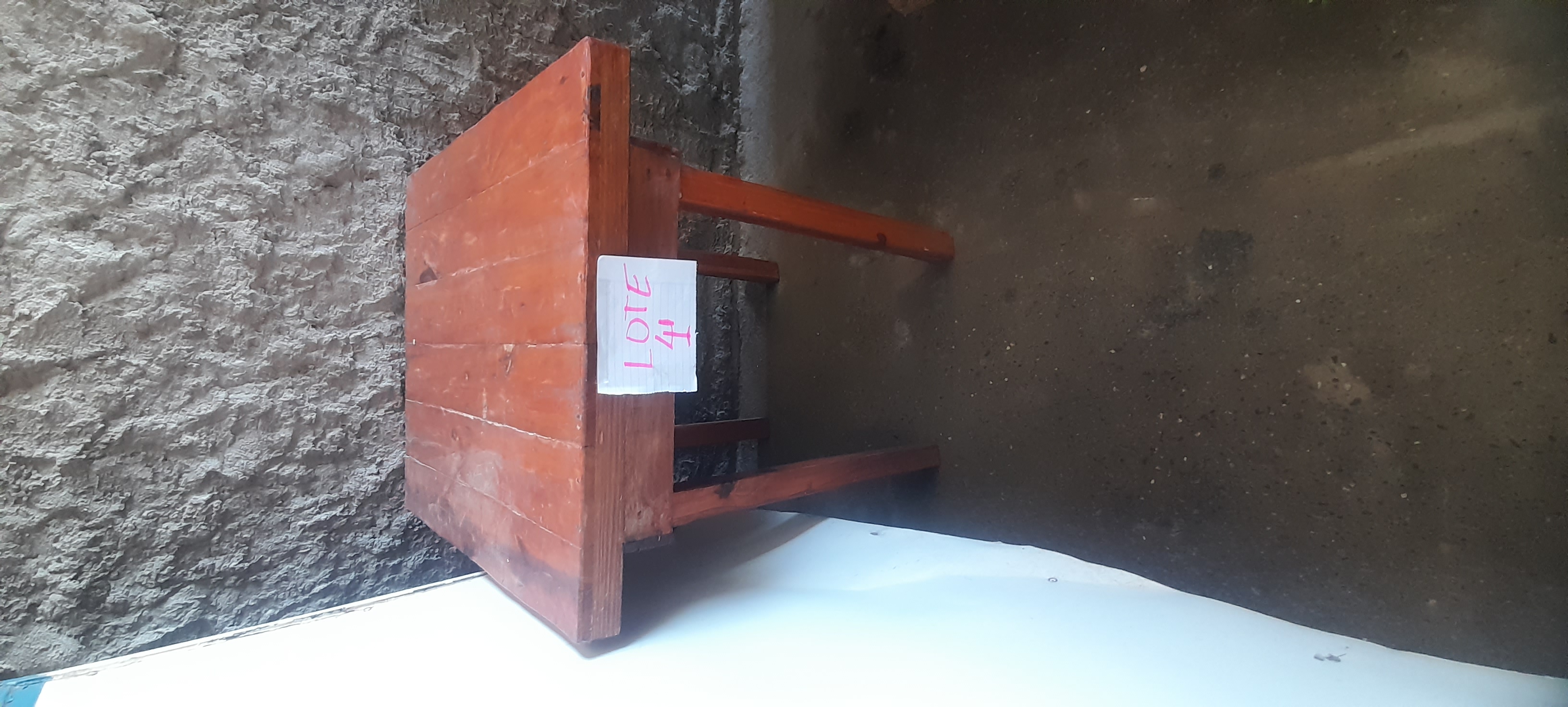 Mesa de pino lustrada - Lote 4