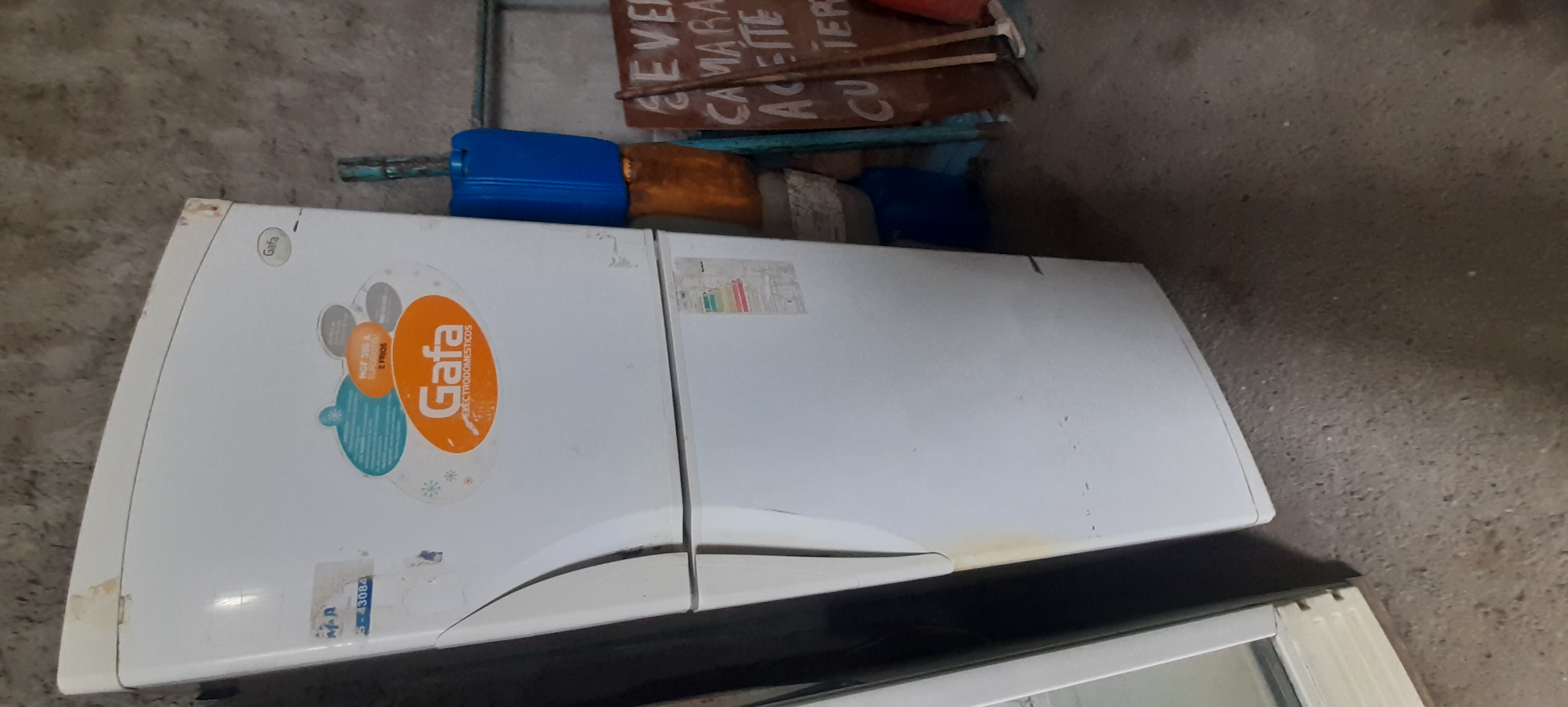 Heladera con freezer - lote 8