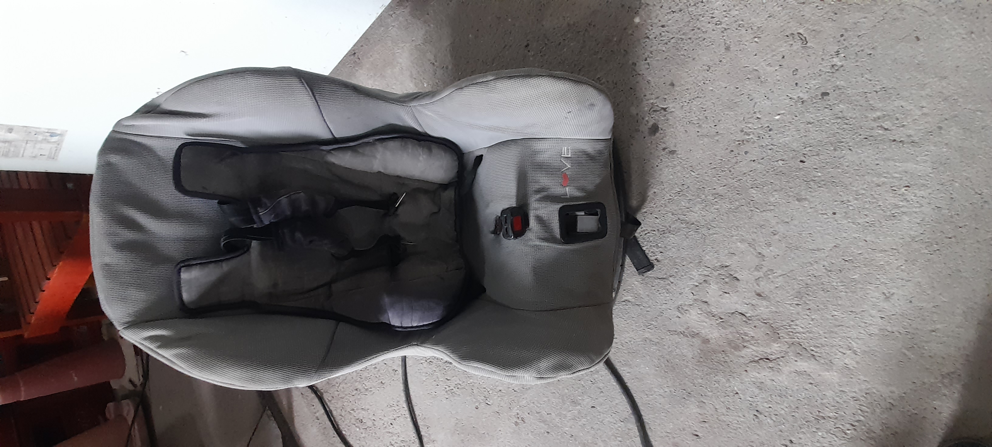 Silla de bebe para automovil - Lote 9